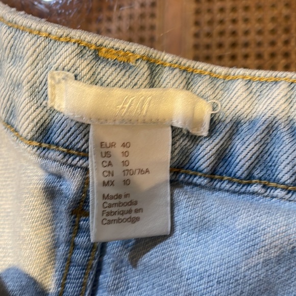 H&M Scalloped Denim Mini Shorts - Picture 5 of 6